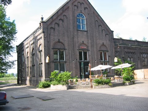 meterhuis buiten
 zichtopterras